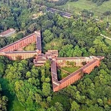  JU students stuck inside a flagged building: MH Hall demolition drags on a year and a half after expert hire 